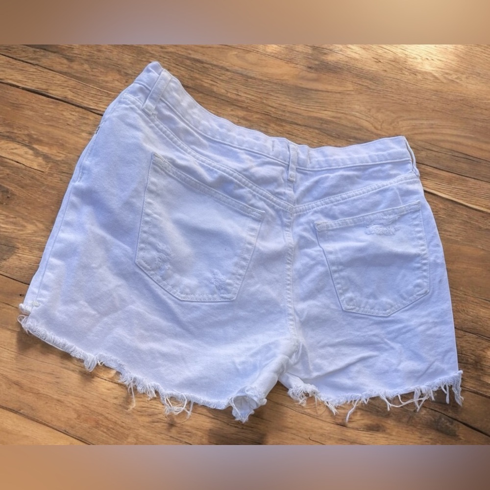 We The Free sz 31 thirty-one White Distressed Jean Shorts - Picture 2 of 4